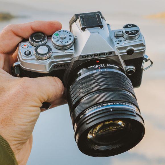 E-M5 Mark III in Hand